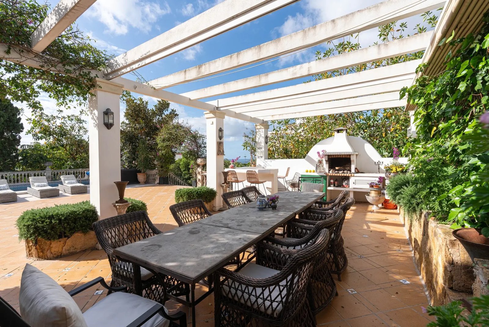 Exklusives Wohnen in Cala Major – Modernisiertes 5-Zimmer Haus mit Pool und Klimaanlage