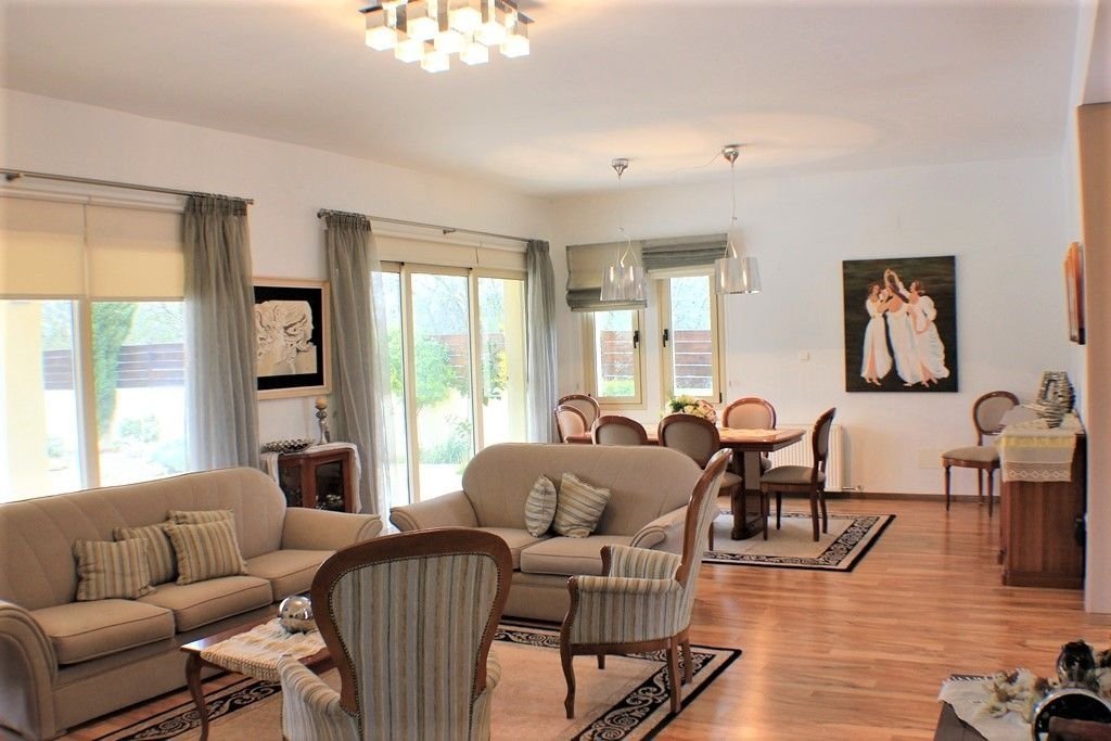 For Sale large private villa in Polemi village of Paphos in a private beautiful green area at the outskirts of the Village.
Private big swimming pool
