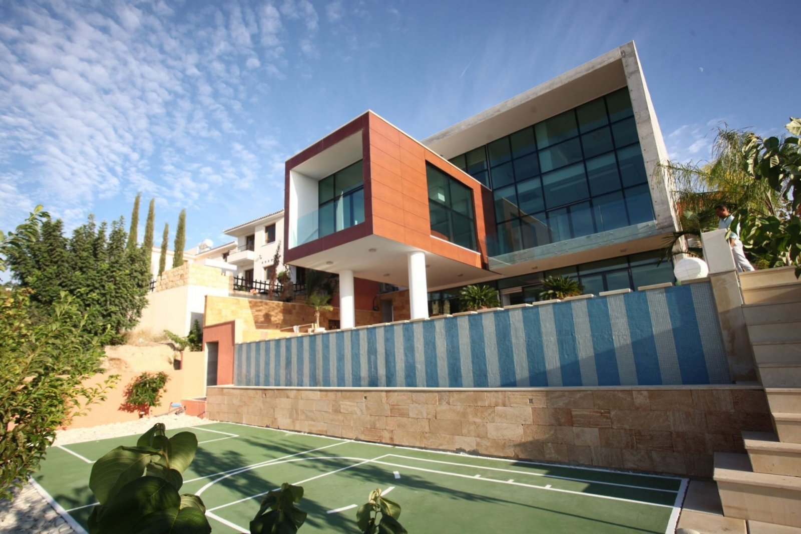 New Villa eligible for PR for Sale in Tala NO VAT
2 x Garage, private heating pool, private garden,
private uncovered terrace 80 m2 ,
covered balco