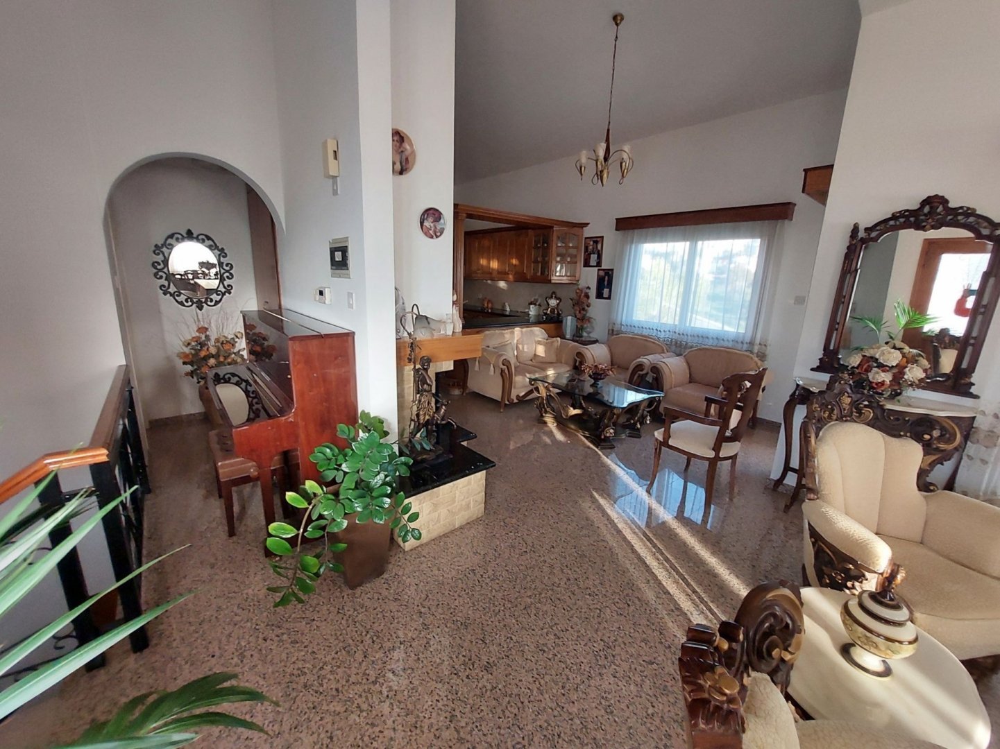 4 Bedrooms Detached Villa in Tala based on a big plot of Land with 90% building density and possibility to build another property. Apartment on a Base