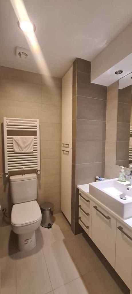 Beatifull villa in Tala offering panoramic sea views
Five bedrooms on suite
Underfloor heating
Heating panels at the walls
Fully equipped kitche