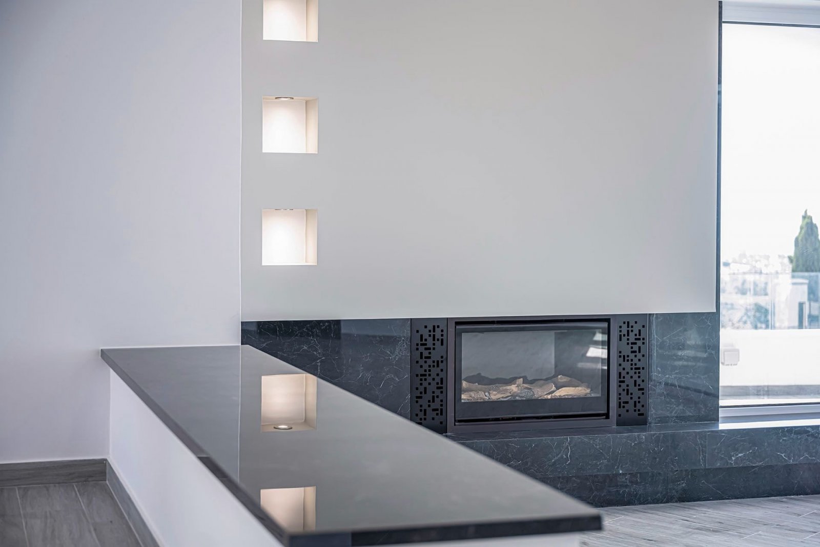Luxury bungalow for sale in Kissonerga, Paphos. 5 bedrooms, 3 bathrooms, panoramic sea views, jacuzzi, private pool, landscaped gardens, close to Cora