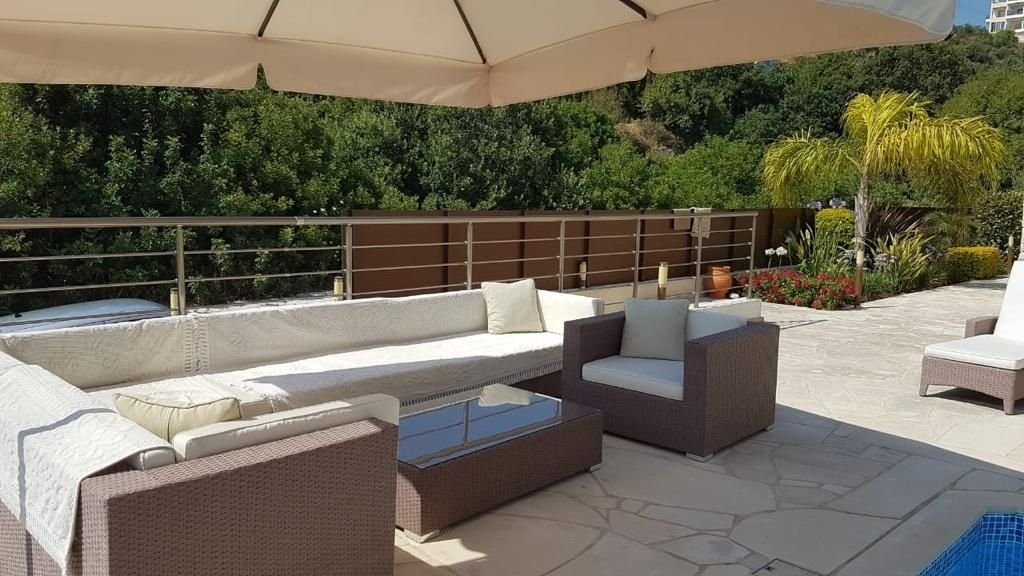 This villa is located in a quiet and picturesque area of Paphos in Tala Village. Tala village centre is a short walk away and offers a selection of ca