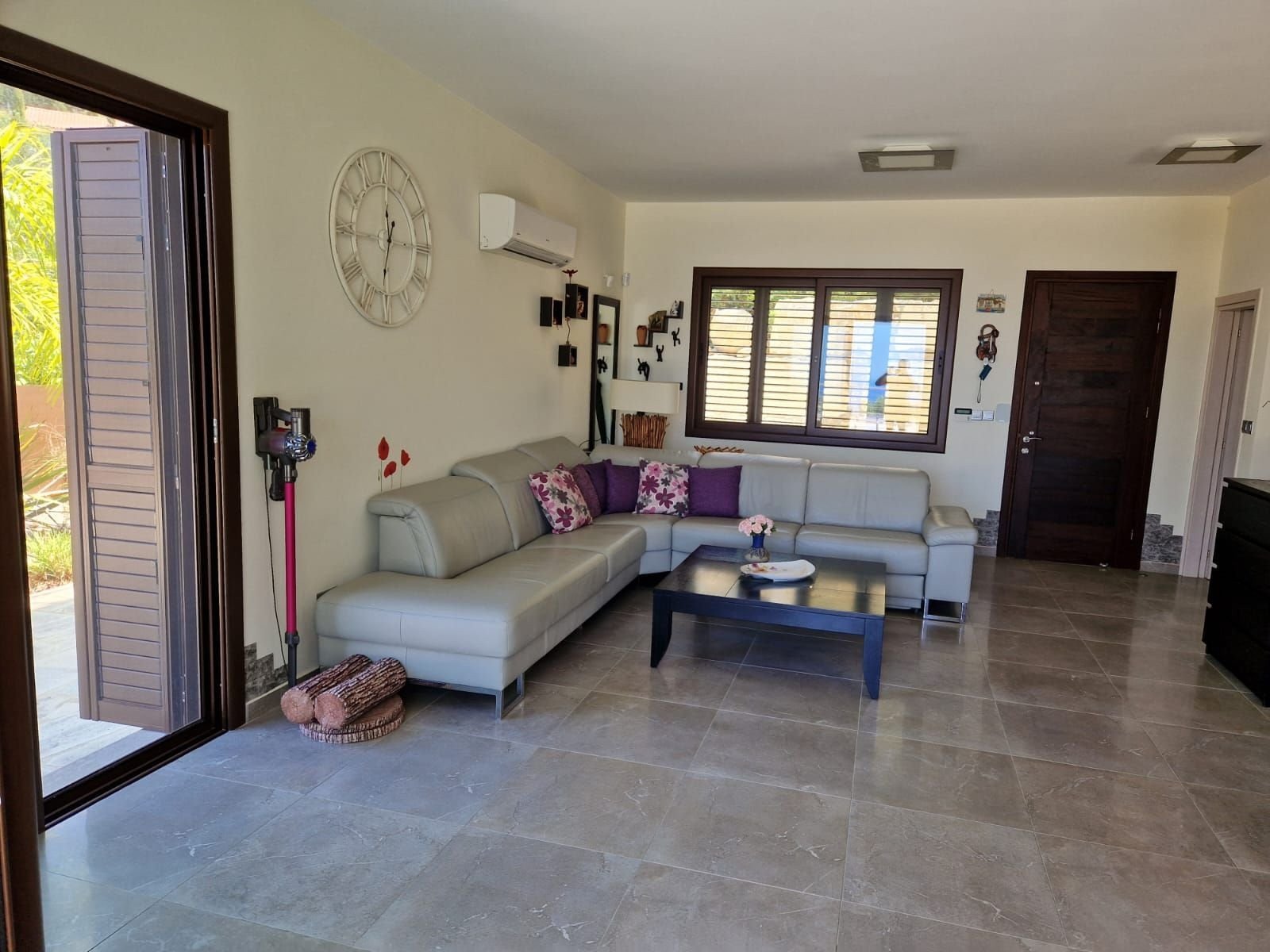 This villa is located in a quiet and picturesque area of Paphos in Tala Village. Tala village centre is a short walk away and offers a selection of ca
