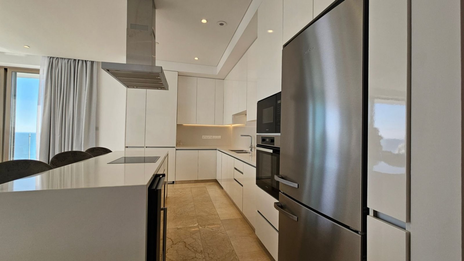 Luxury high-rise apartments in Kato Paphos for sale:
At the 9th-floor Tower Apartment in Kato Paphos. This is a 3 Bedroom Apartment in a Luxury water