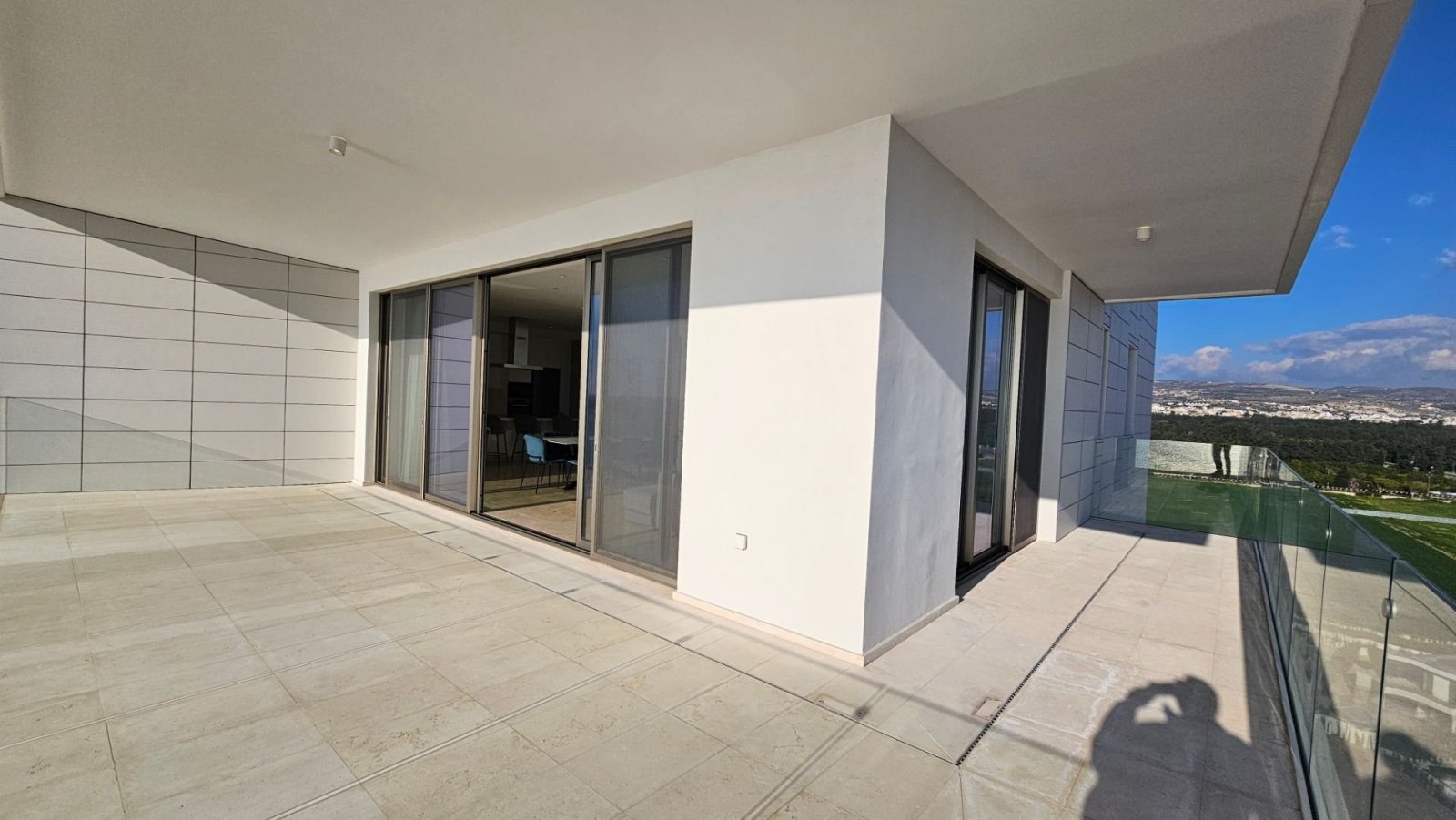 Luxury high-rise apartments in Kato Paphos for sale:
At the 9th-floor Tower Apartment in Kato Paphos. This is a 3 Bedroom Apartment in a Luxury water