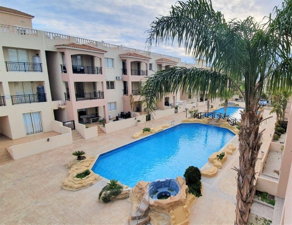 For sale is a modern 2-bedroom apartment located in the sought-after area of Kato Paphos, near the Tomb of the Kings Archeological Park and Venues San
