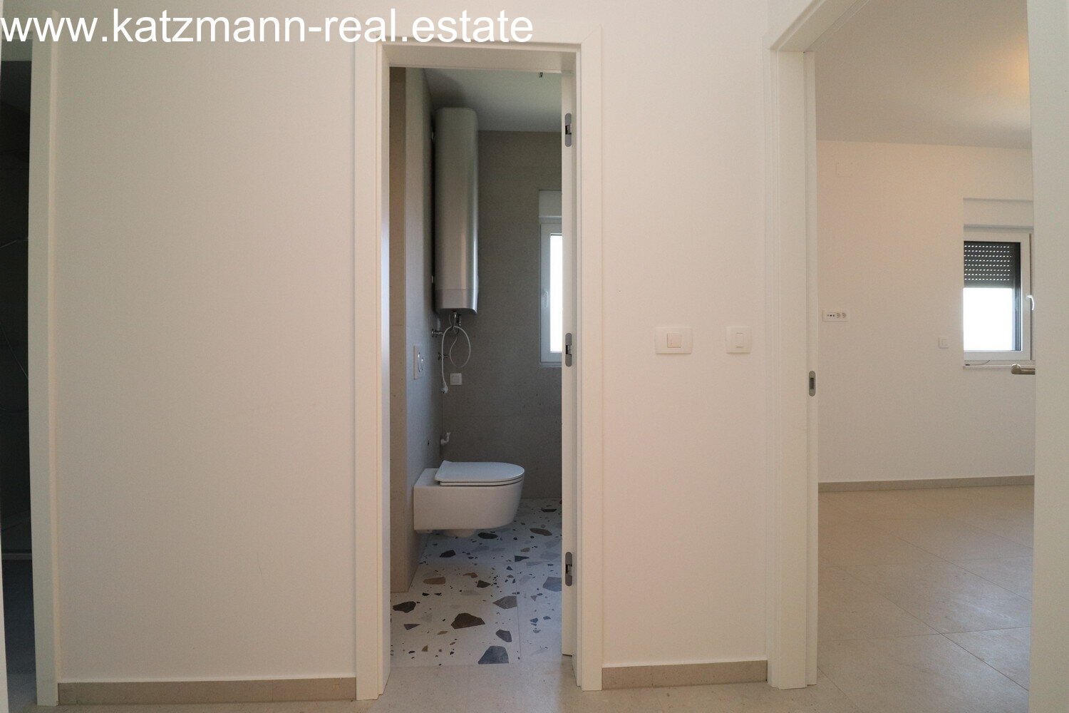 Neubau-Wohnung in erster Meereslage mit Panoramablick - Betina, Tisno