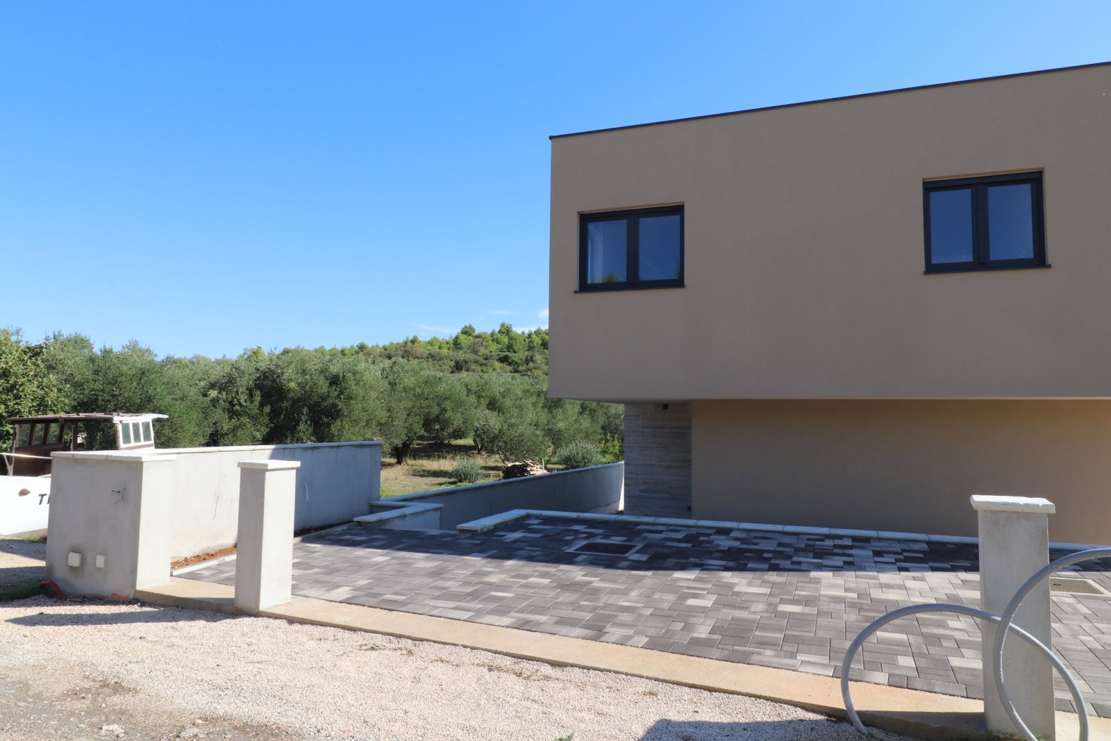 277777 - Villa in Tisno