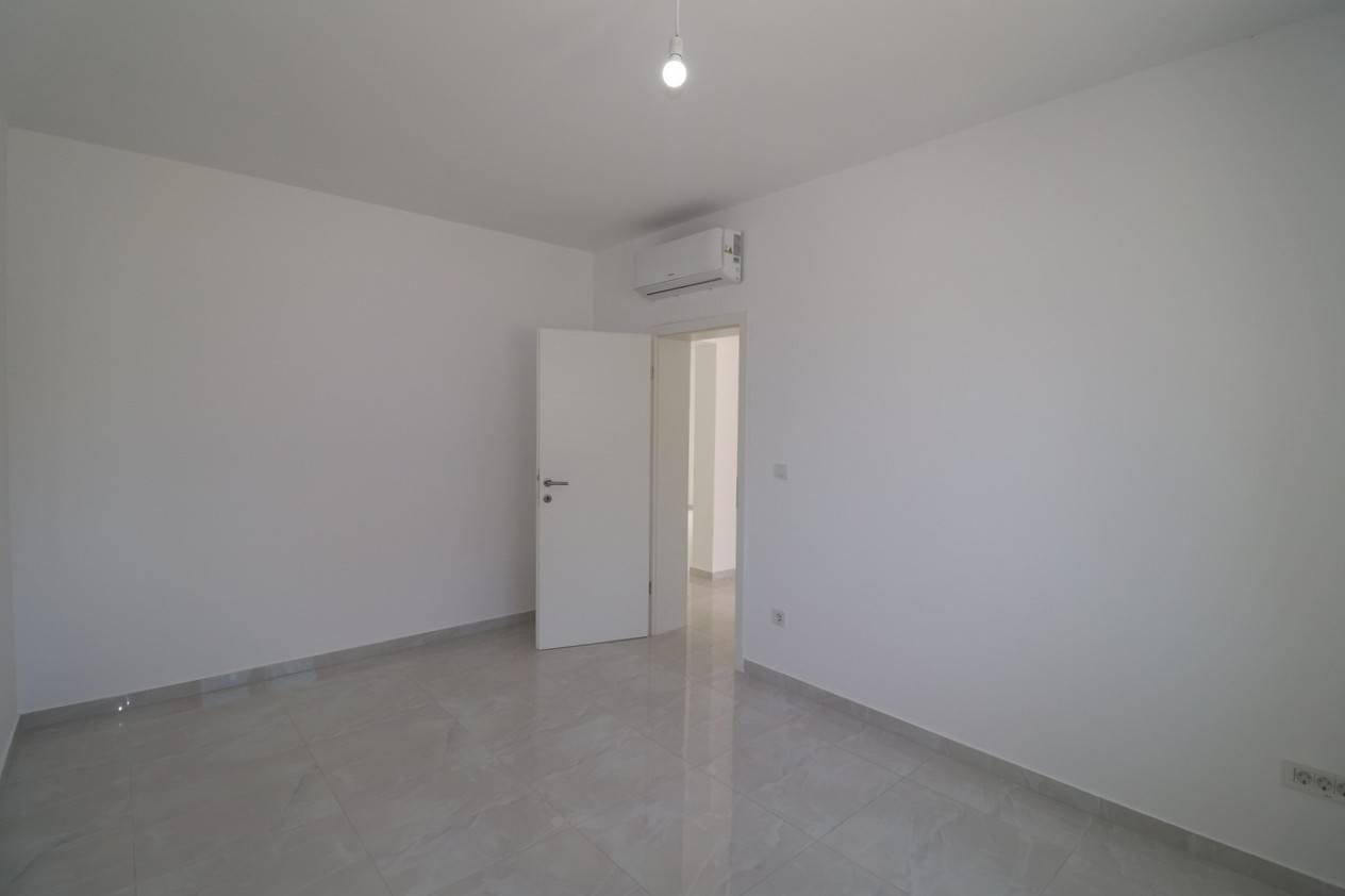 596677 - Villa in Vodice