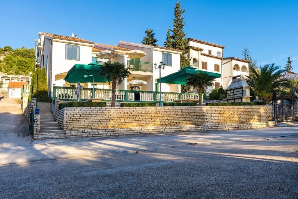 303810 - Villa in Murter