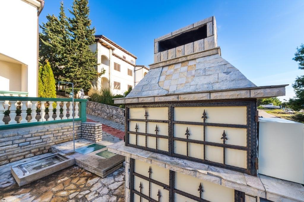 303810 - Villa in Murter