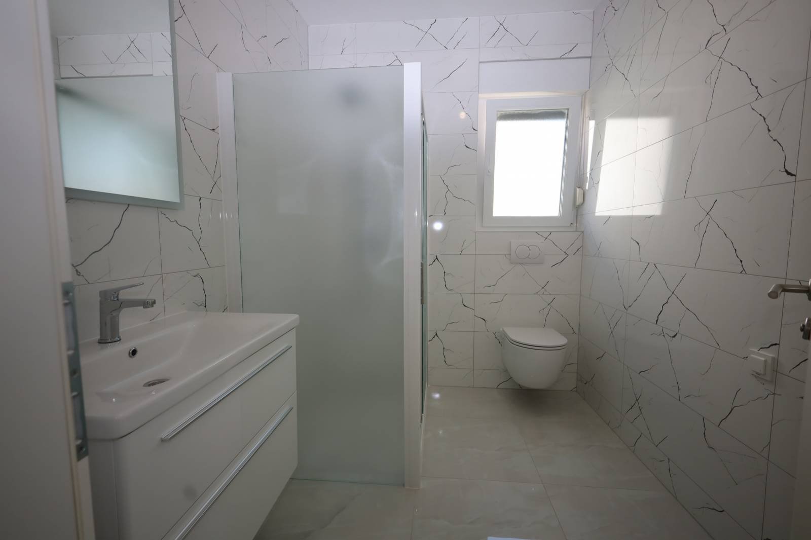 596677 - Villa in Vodice