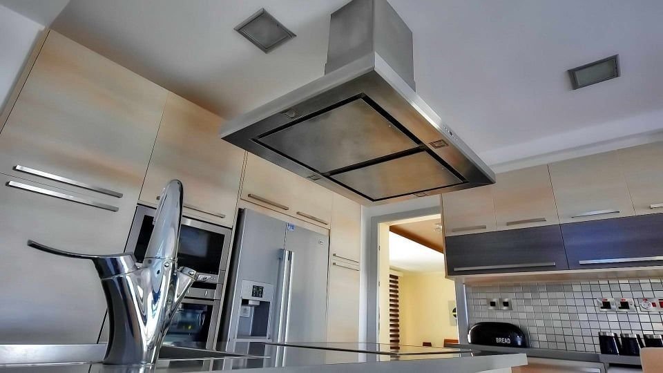 For Sale Luxury Modern VIlla in lower Pegeia based on a plot of land of 5,381m2, with parking space for 2 cars.
This Villa fully Renovated on 2017. T
