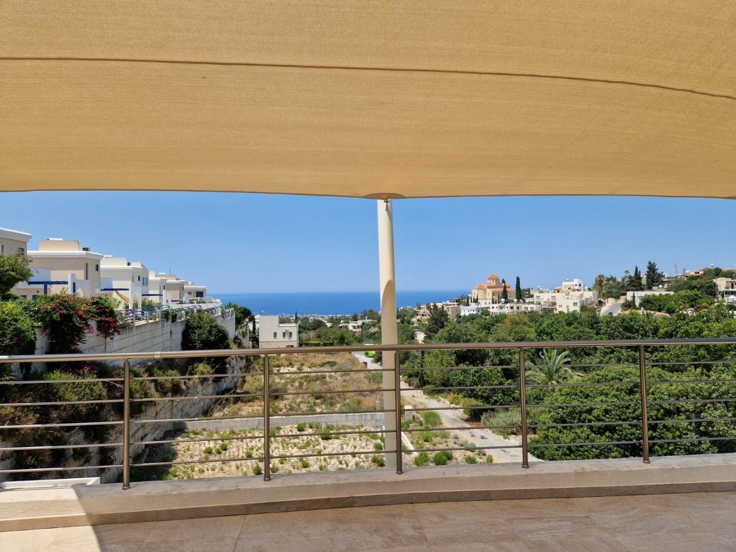 2 Storey 3 Bedrooms 3 bathtoom beautiful Villa with private swimming pool 7x3,5, fully furnished and equipped,
heated floors, barbeque ares, giverex