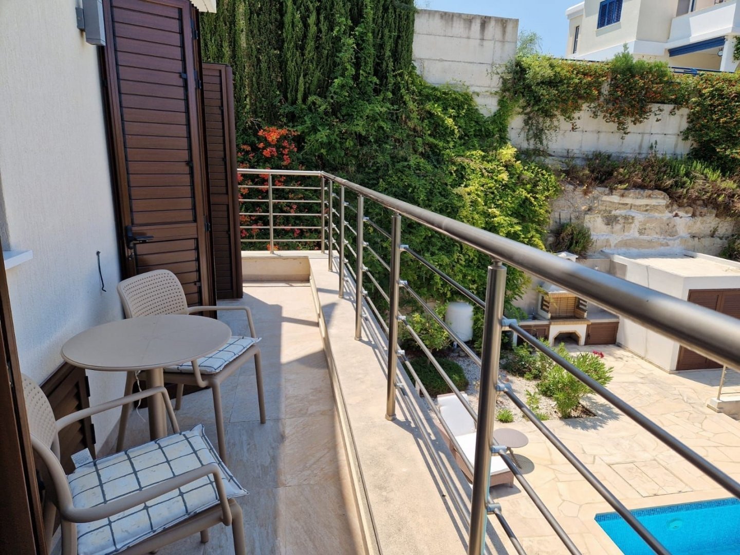 2 Storey 3 Bedrooms 3 bathtoom beautiful Villa with private swimming pool 7x3,5, fully furnished and equipped,
heated floors, barbeque ares, giverex