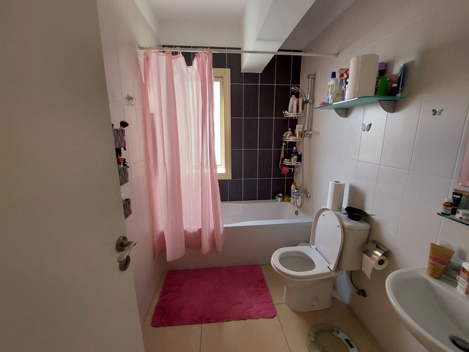 3 Bedrooms 2 bathrooms Apartment on 1st floor, fully furnished and equipped, communal swimming pool, lift, storage, parking space, facilities of Ely