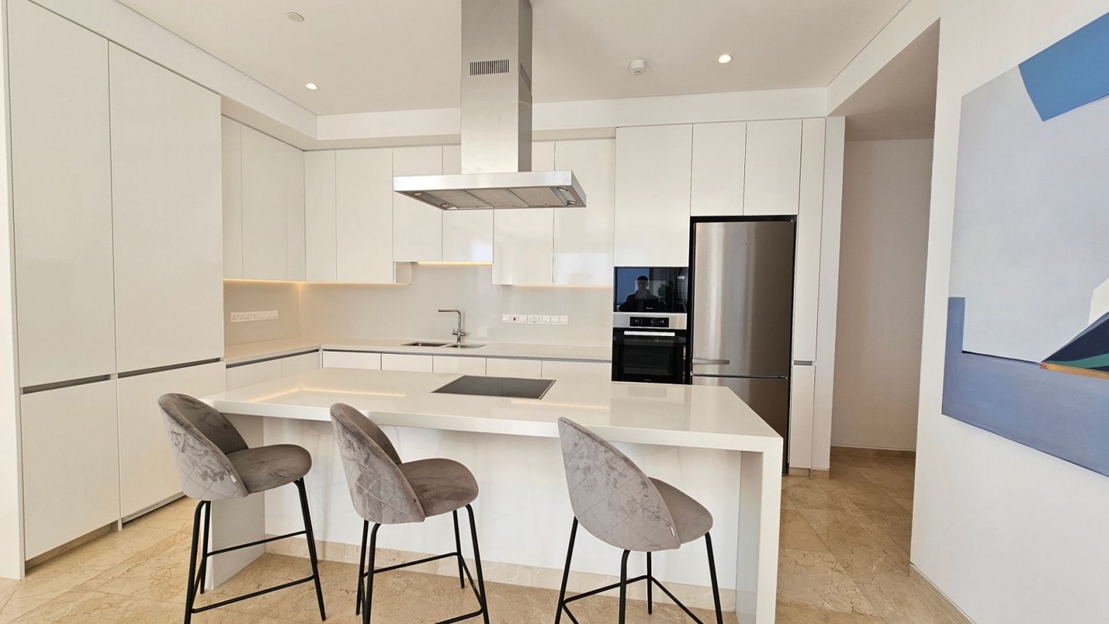 Luxury high-rise apartments in Kato Paphos for sale:
At the 9th-floor Tower Apartment in Kato Paphos. This is a 3 Bedroom Apartment in a Luxury water