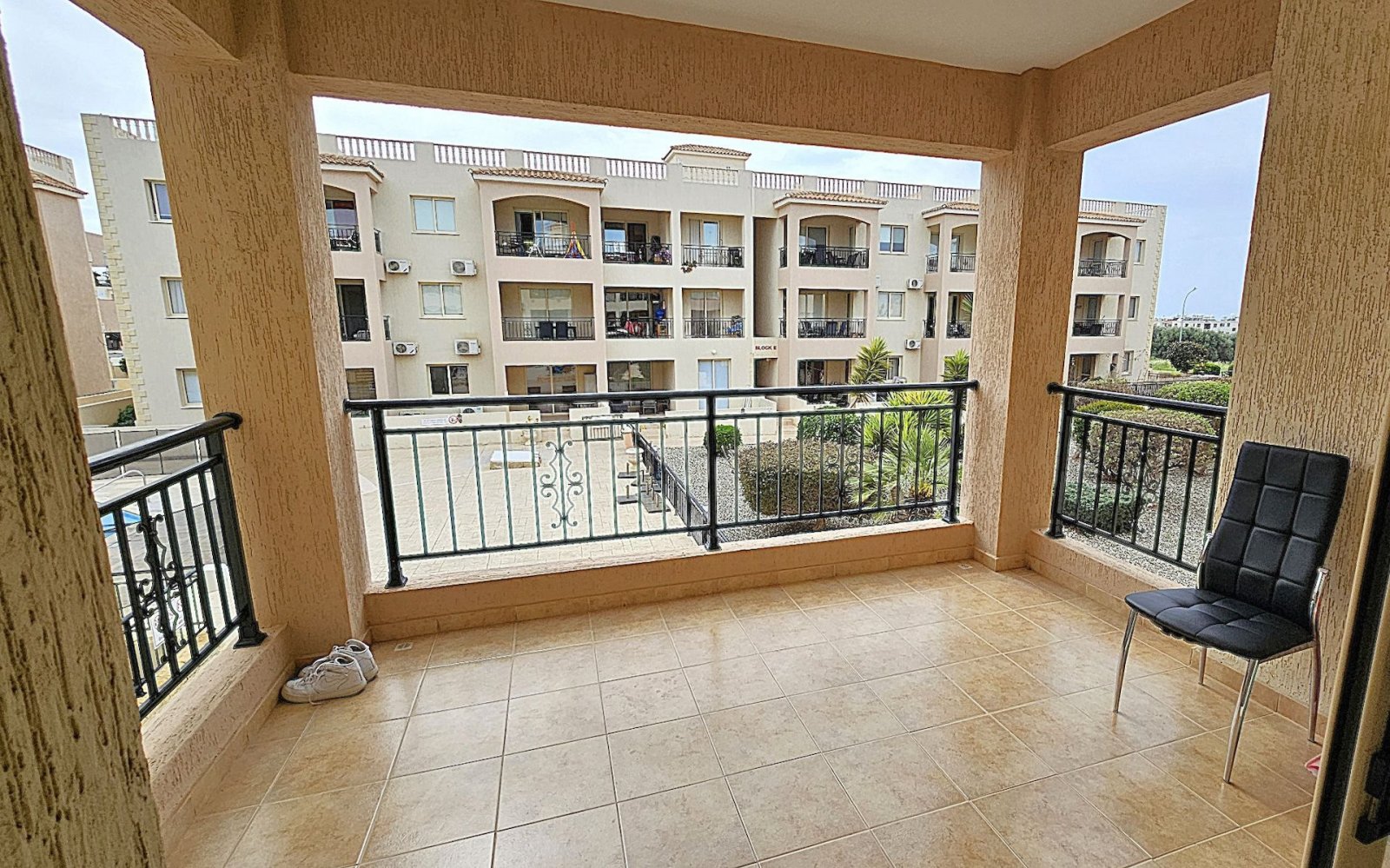 For sale is a modern 2-bedroom apartment located in the sought-after area of Kato Paphos, near the Tomb of the Kings Archeological Park and Venues San