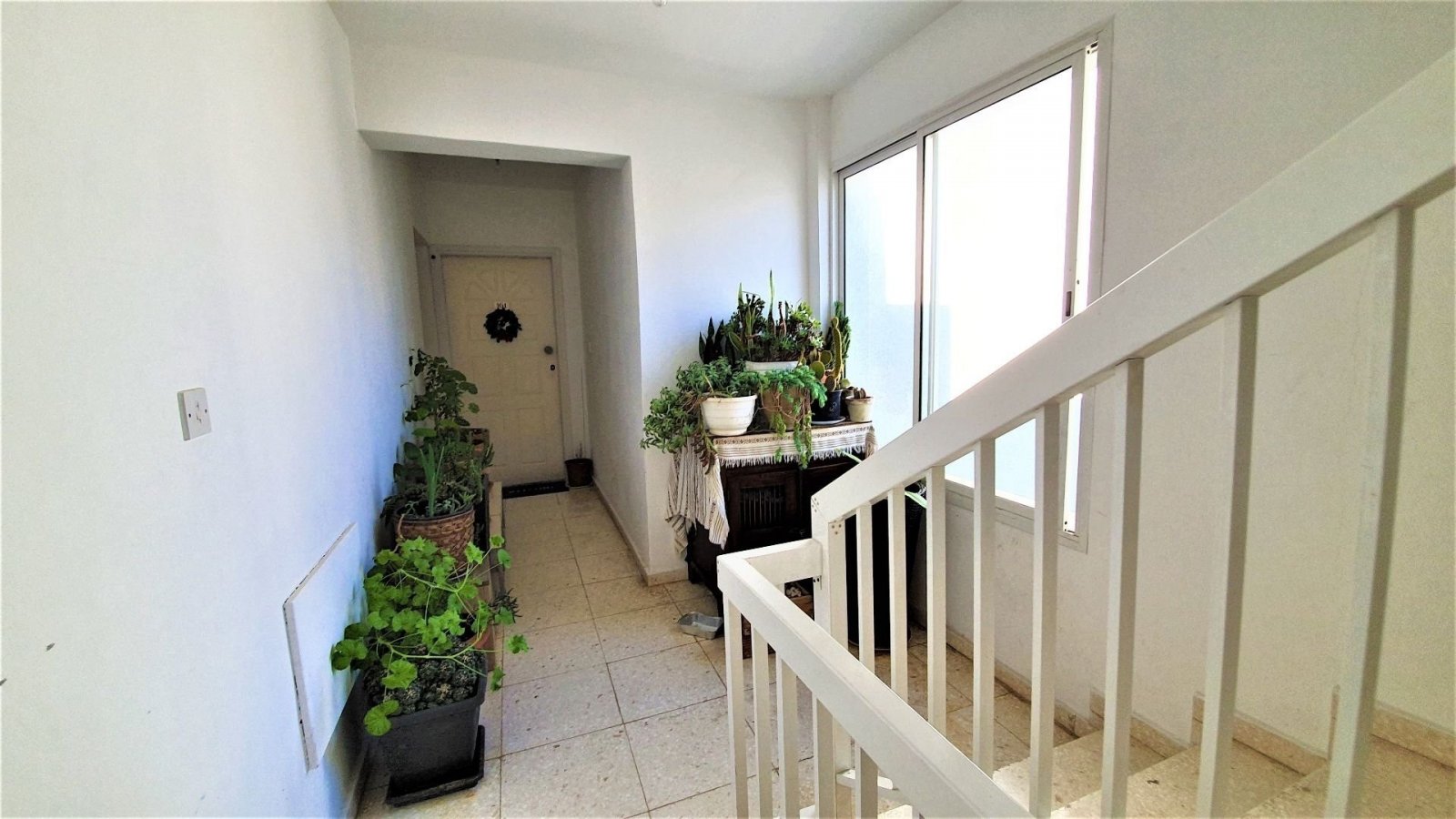 For sale a Resale Apartment of 3 bedrooms, is a spacious resale apartment building located in the peaceful neighborhood of Chloraka. This well-maintai